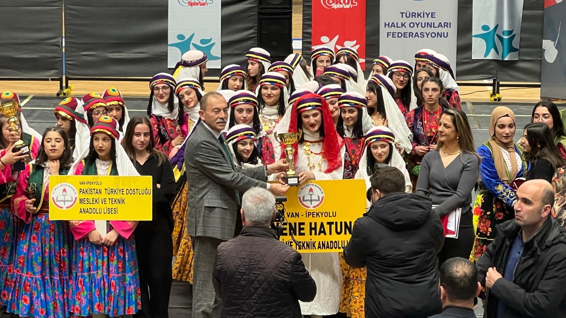 Halk Oyunları Ekibimiz İl Birincisi